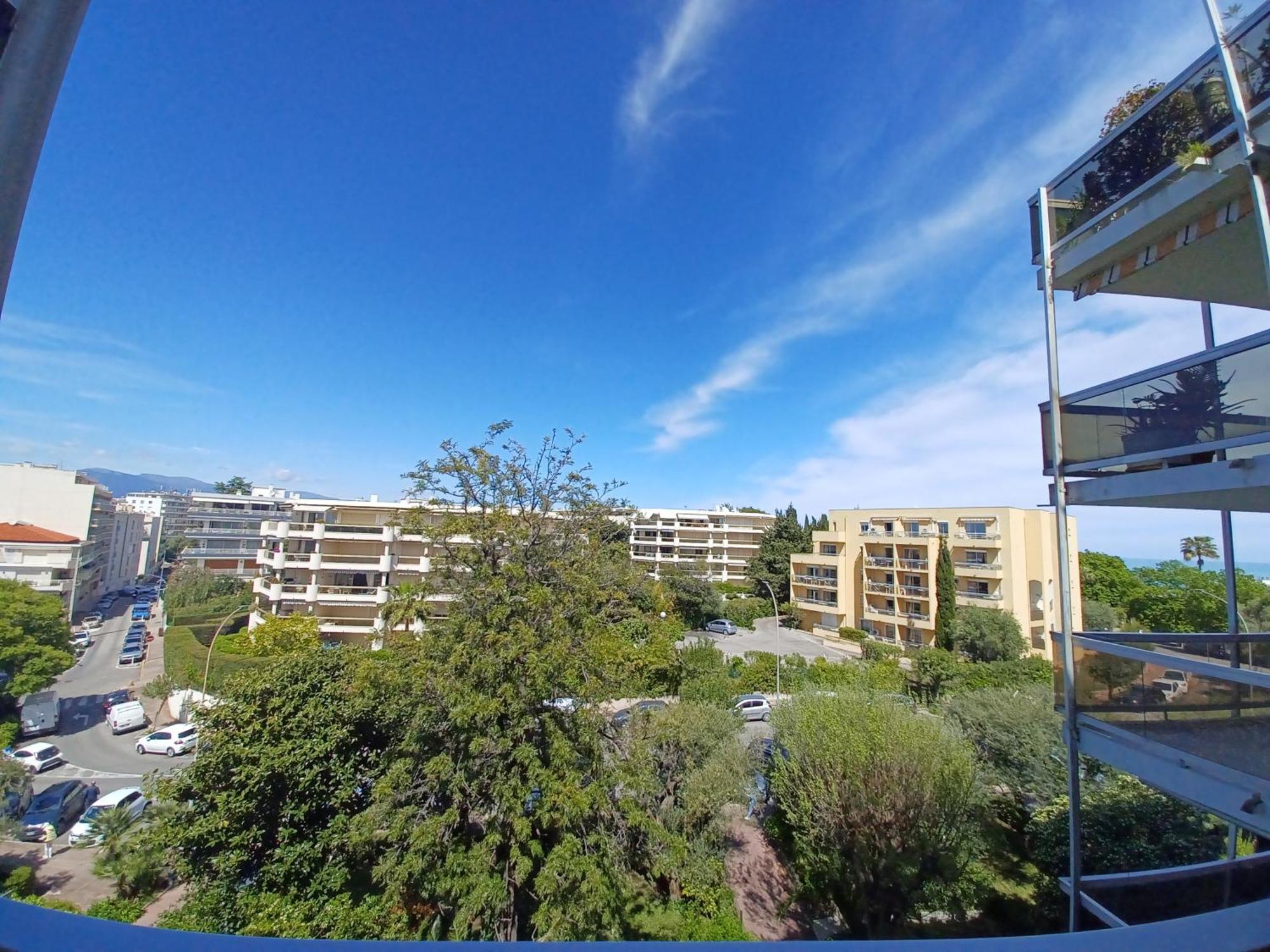 Juan Les Pins Tanit Studio Climatise Vue Sur Mer Piscine Антиб Екстериор снимка
