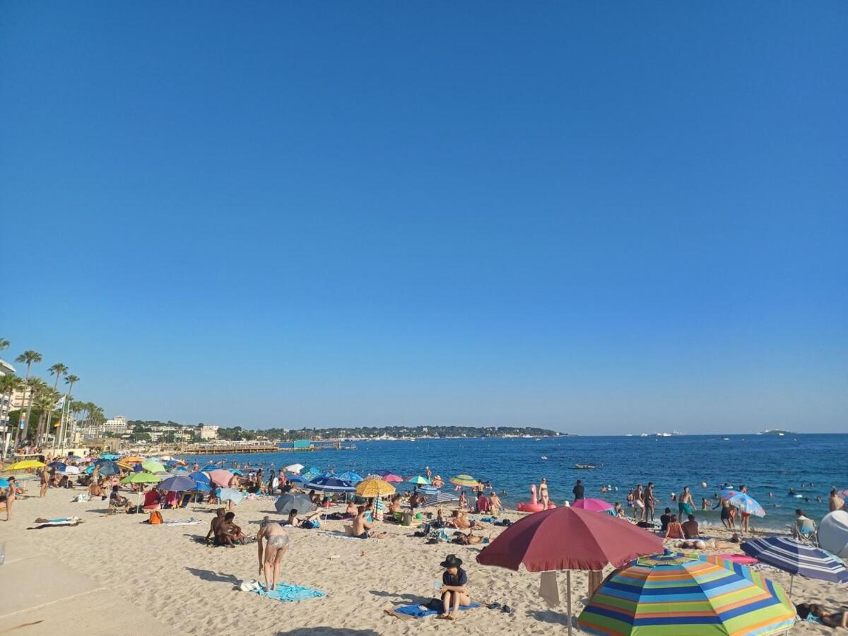 Juan Les Pins Tanit Studio Climatise Vue Sur Mer Piscine Антиб Екстериор снимка