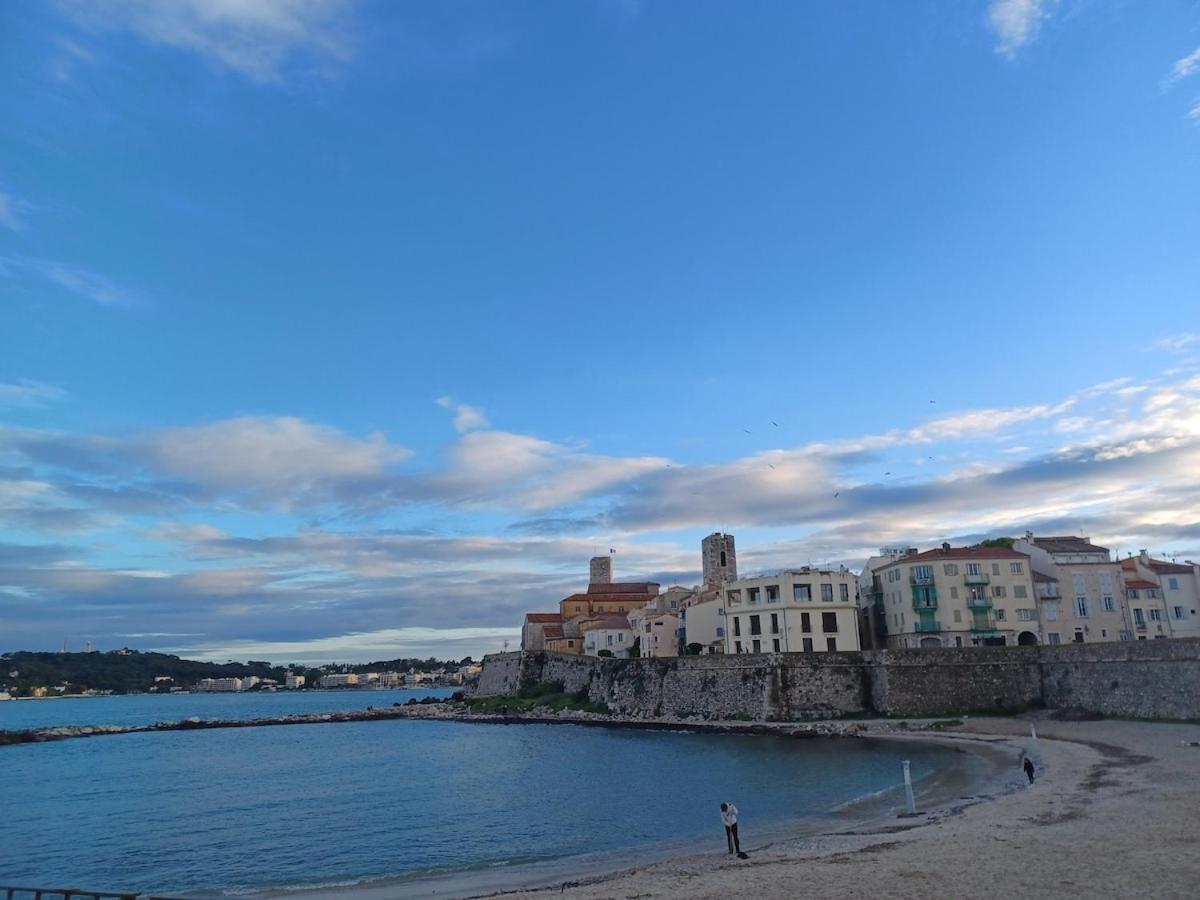 Juan Les Pins Tanit Studio Climatise Vue Sur Mer Piscine Антиб Екстериор снимка